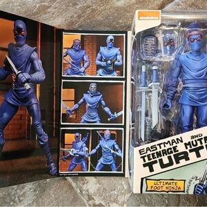 Teenage Mutant Ninja Turtles Ultimate Foot Ninja Action Figure - Blue